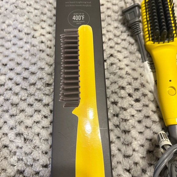 Drybar The Baby Brush Crush - Picture 3 of 4